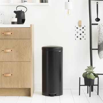 New Icon pedalspand 30 liter - mat black (sort) - Brabantia