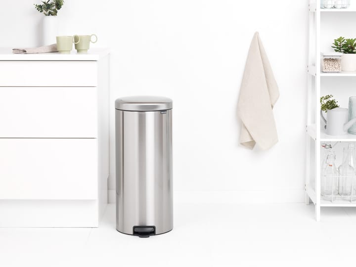 New Icon pedalspand 30 liter - Matt steel fingerprint proof - Brabantia