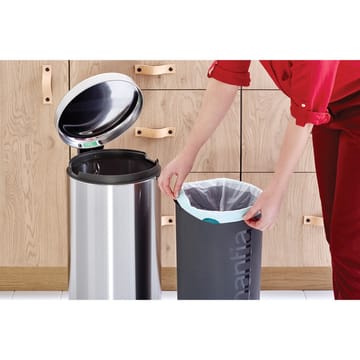 New Icon pedalspand 30 liter - Matt steel fingerprint proof - Brabantia