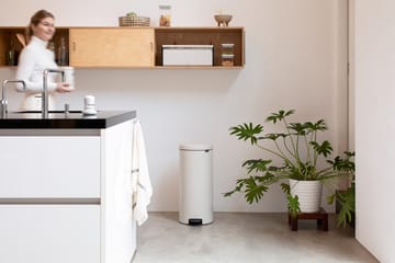 New Icon pedalspand 30 liter - Soft beige - Brabantia