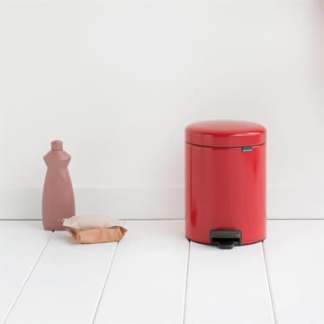 New Icon pedalspand 5 liter - passion red (rød) - Brabantia