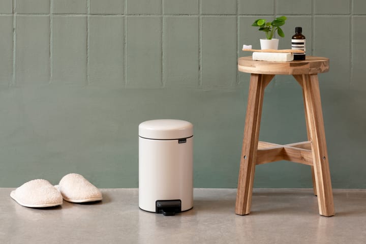 New Icon pedalspand 5 liter, Soft beige Brabantia