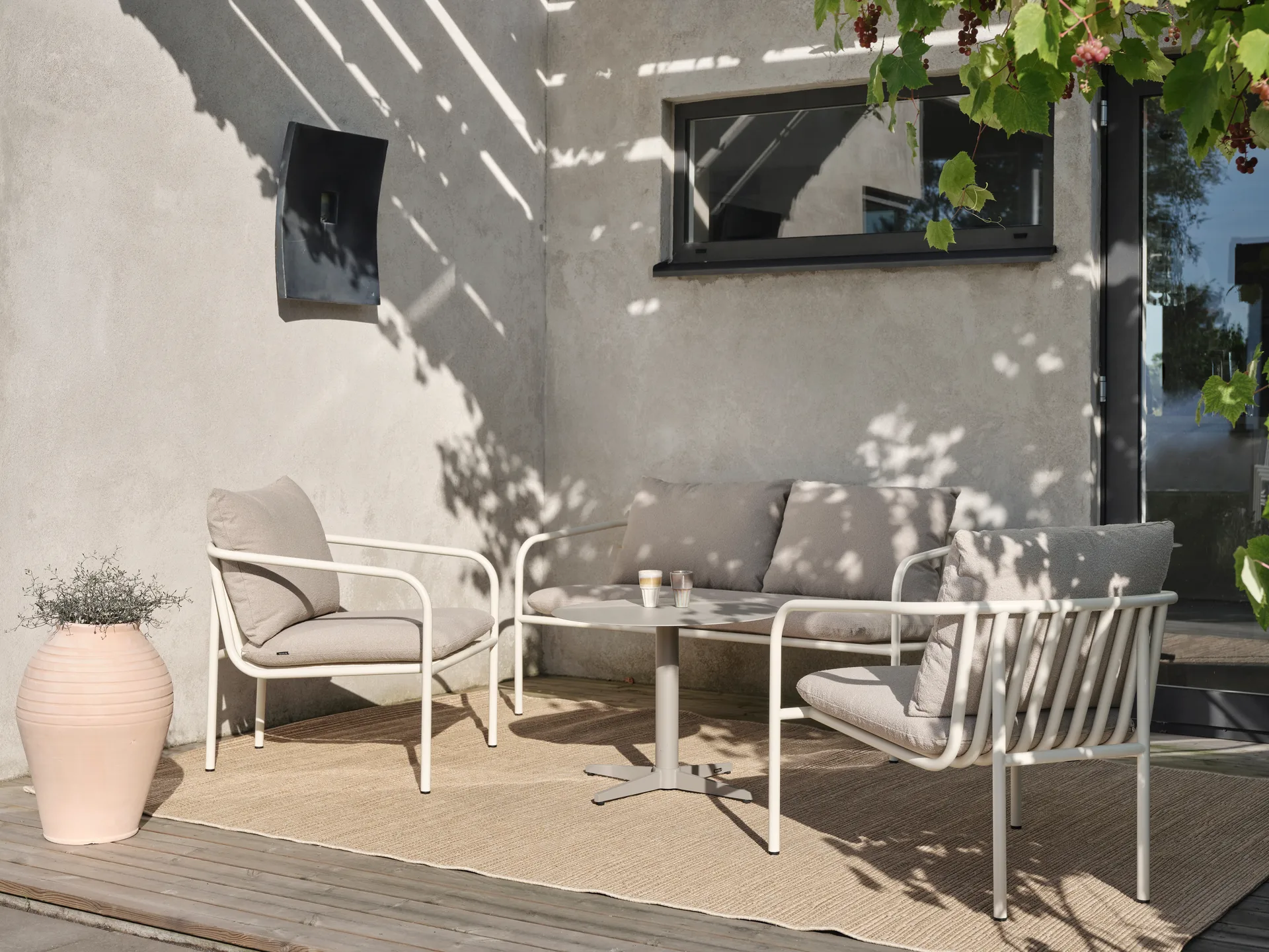 Bendt loungestol, Teddy beige-peach Brafab