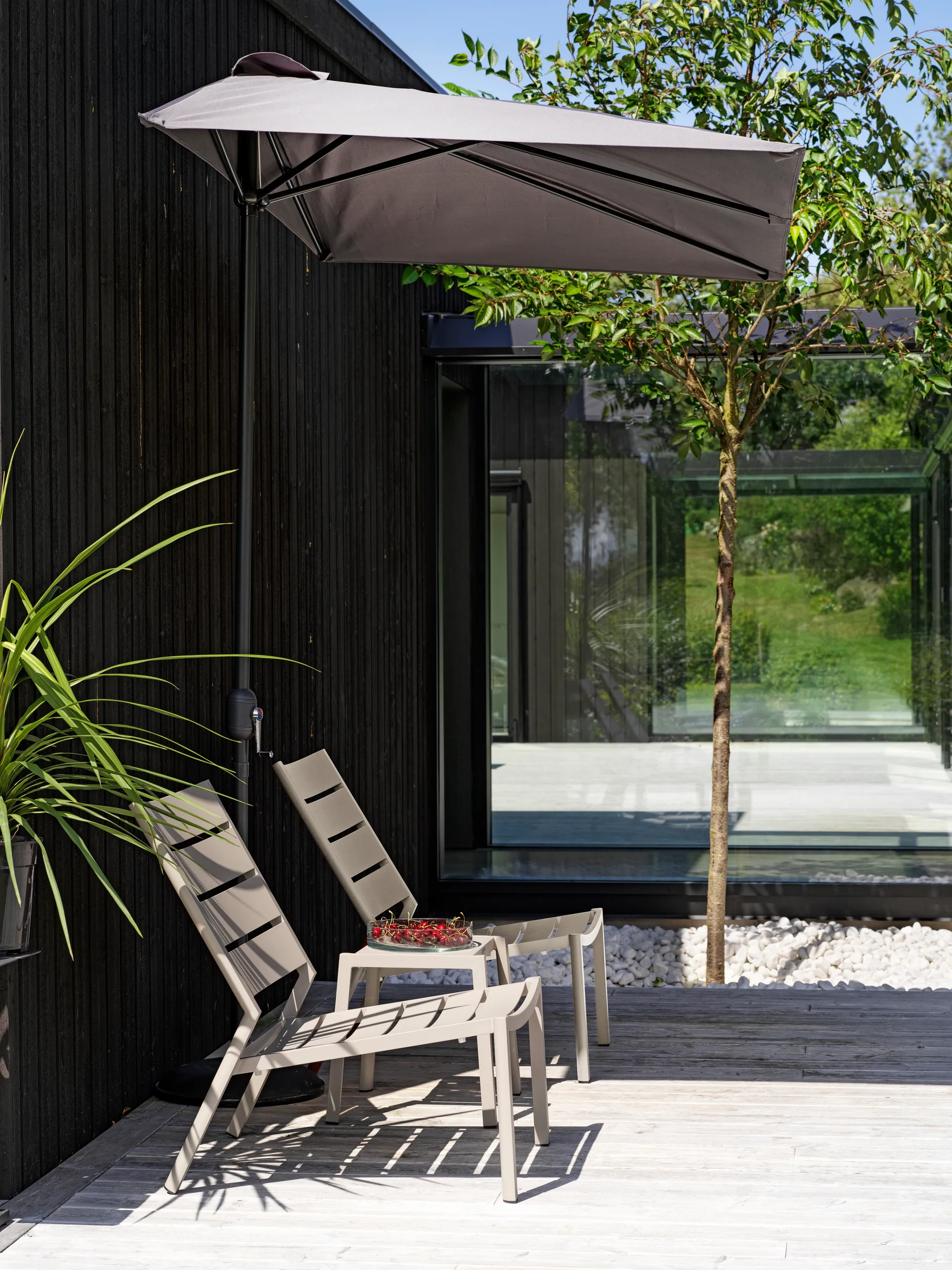 Delia loungestol, Anthracite Brafab