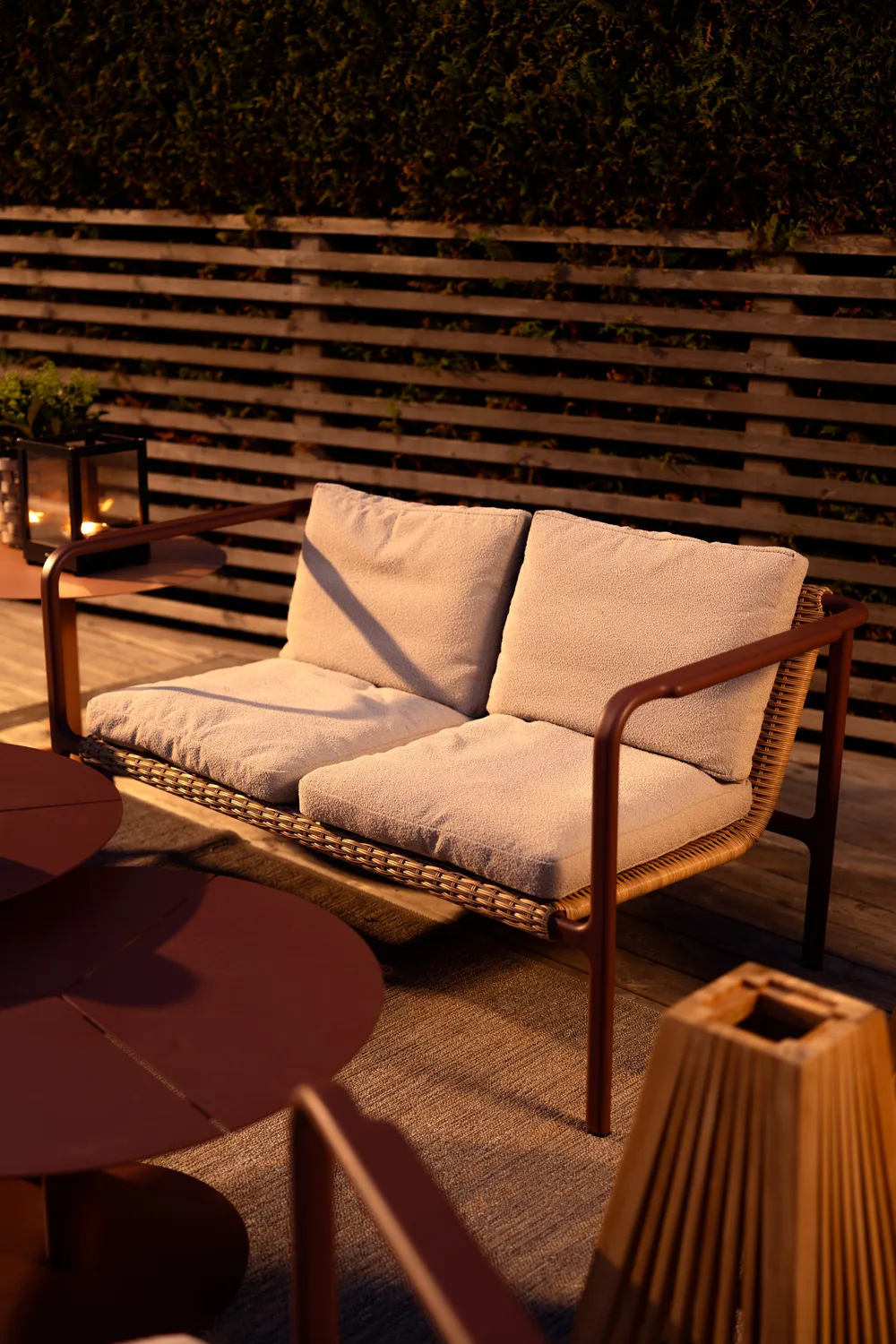 Motty sofa, Zin red-teddy beige, 2-personers sofa Brafab