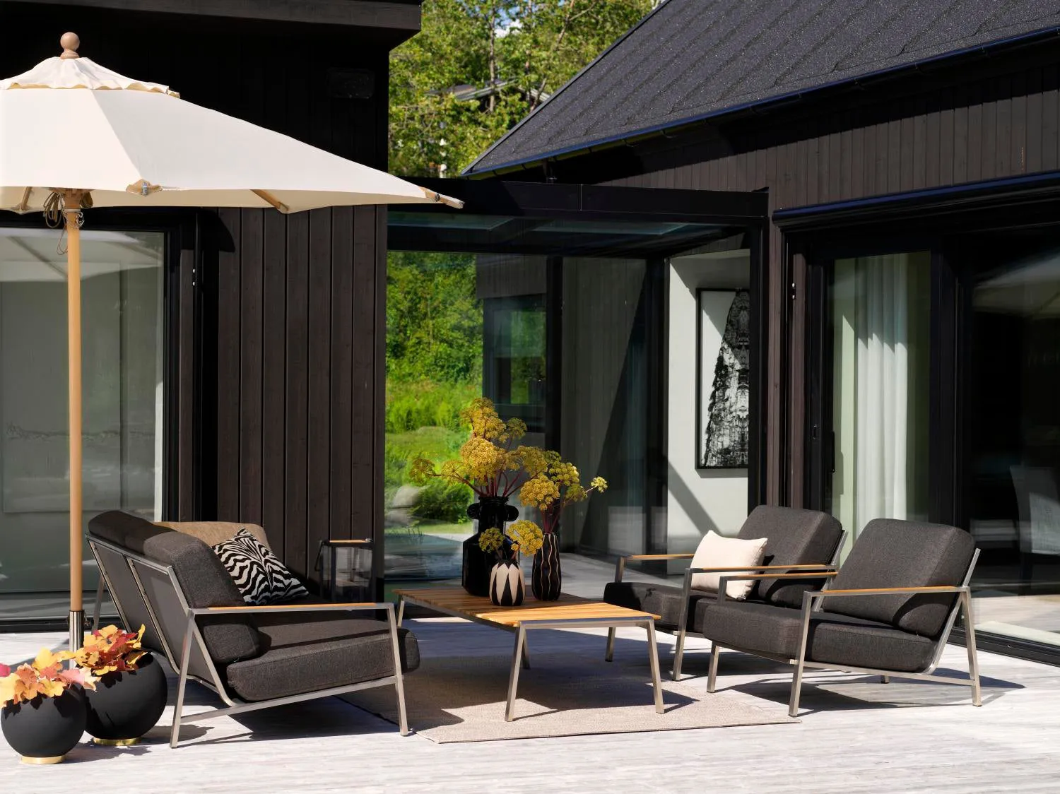 Naos lænestol, Rustfrit stål-nearly black Brafab