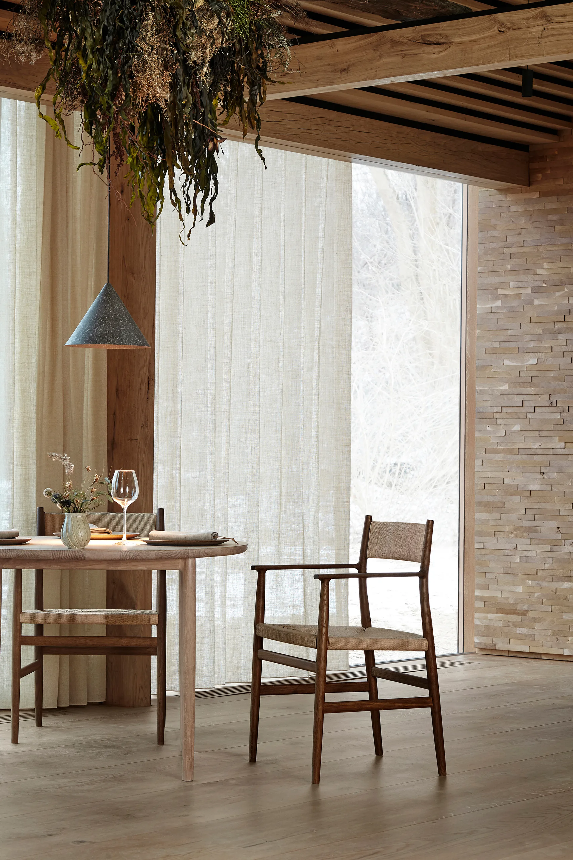 Arv armstol vævet ryg og sæde, Røgolieret eg/Papirsnor Brdr. Krüger