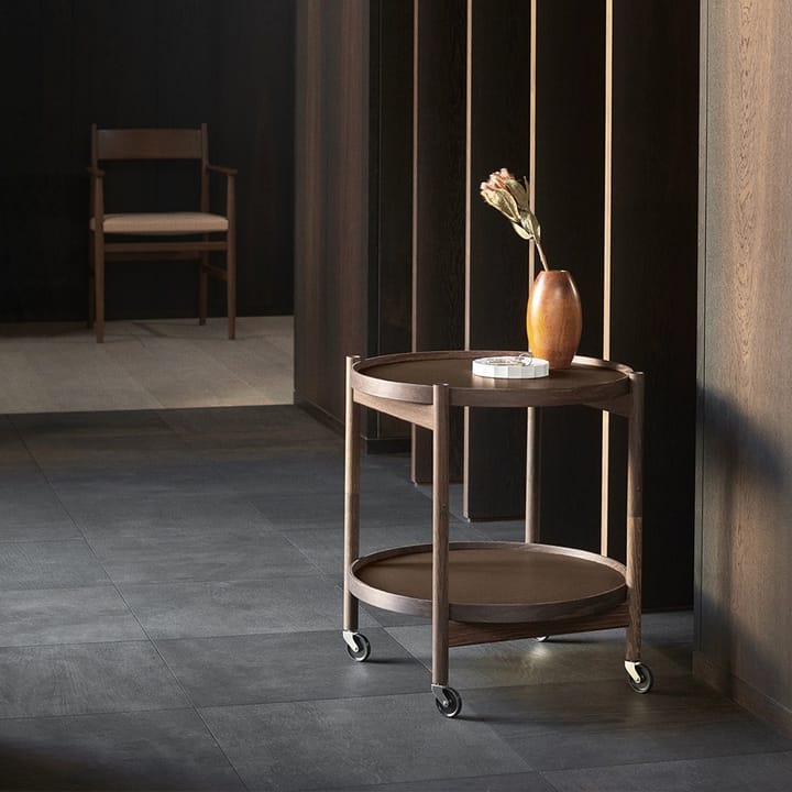 Bølling Tray Table model 50 rullebord, stone, olieret understel i valnød Brdr. Krüger