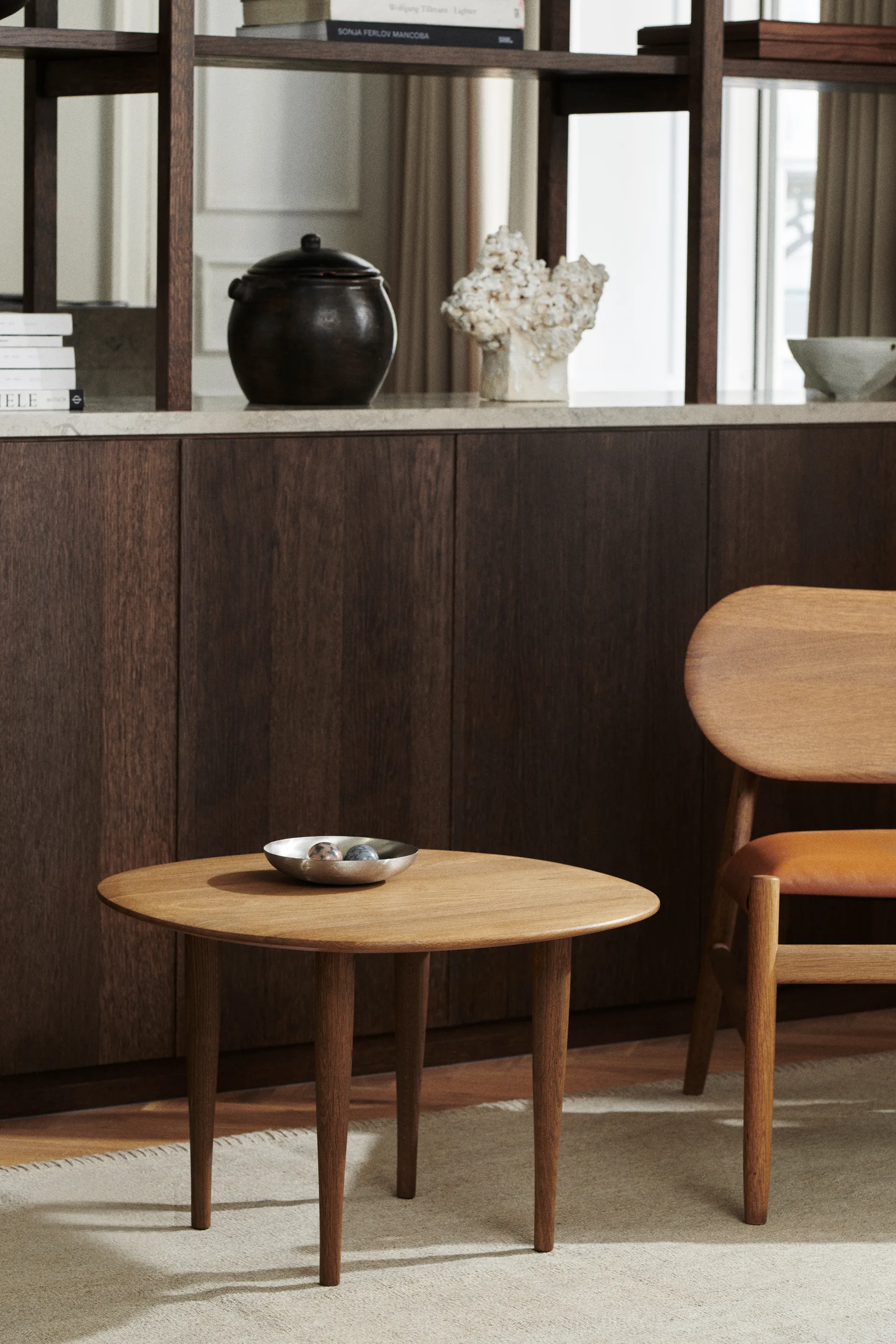 Jari sidebord Ø60 cm, Røgolieret eg Brdr. Krüger