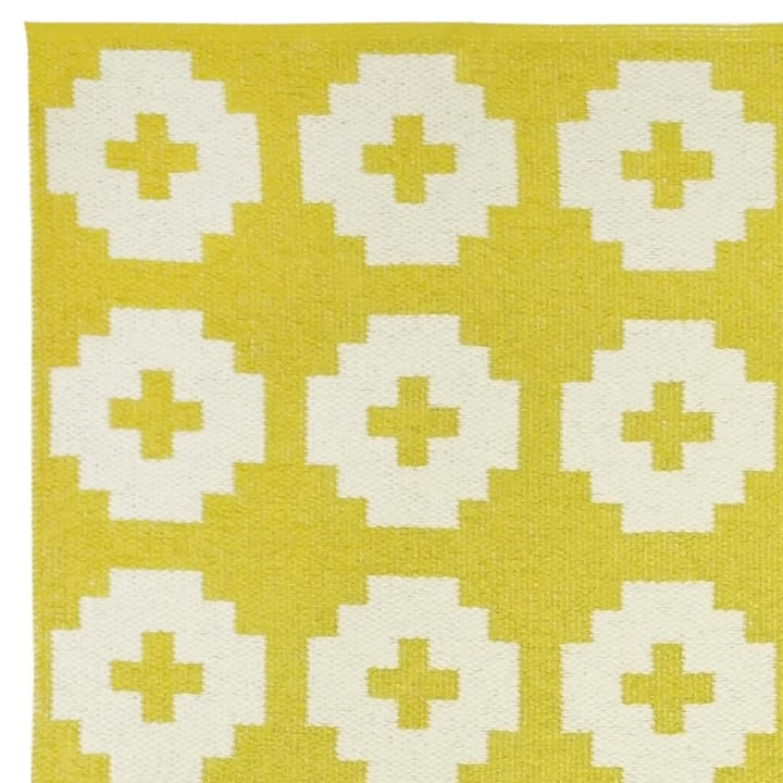 Flower tæppe stor sun (gul), 170 x 250 cm Brita Sweden