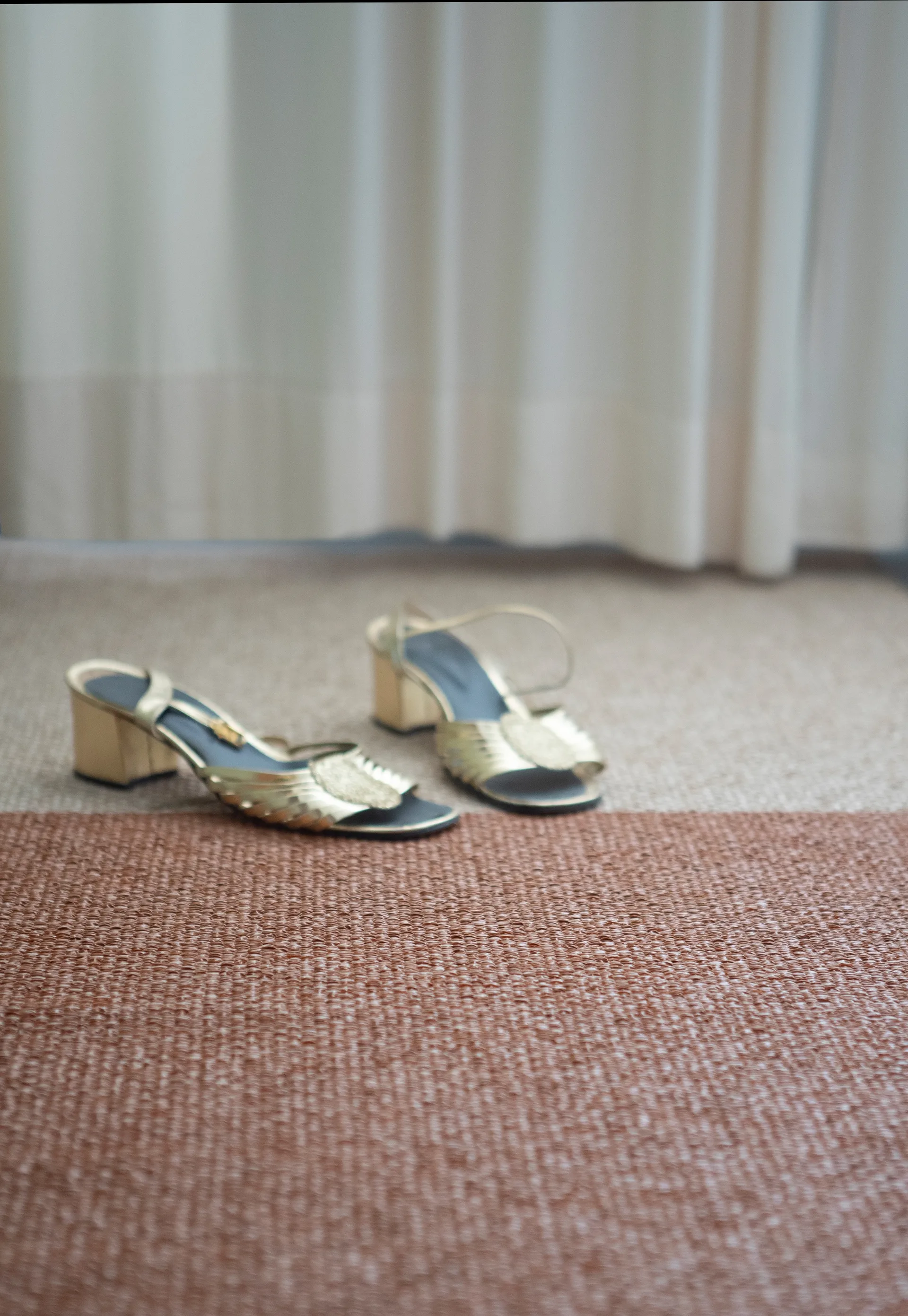 Moor tæppe cream (cremehvid/terrakotta), 70x200 cm
  Brita Sweden