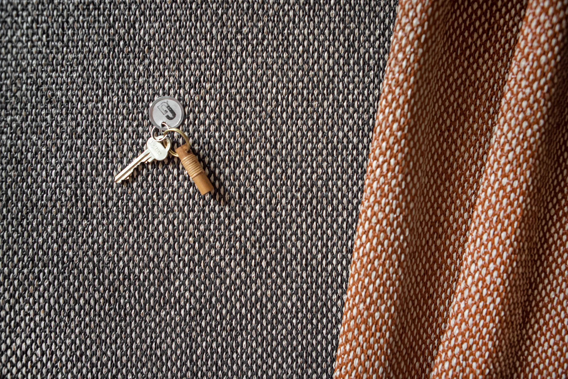 Moor tæppe mud (sort/terrakotta), 170x300 cm
  Brita Sweden