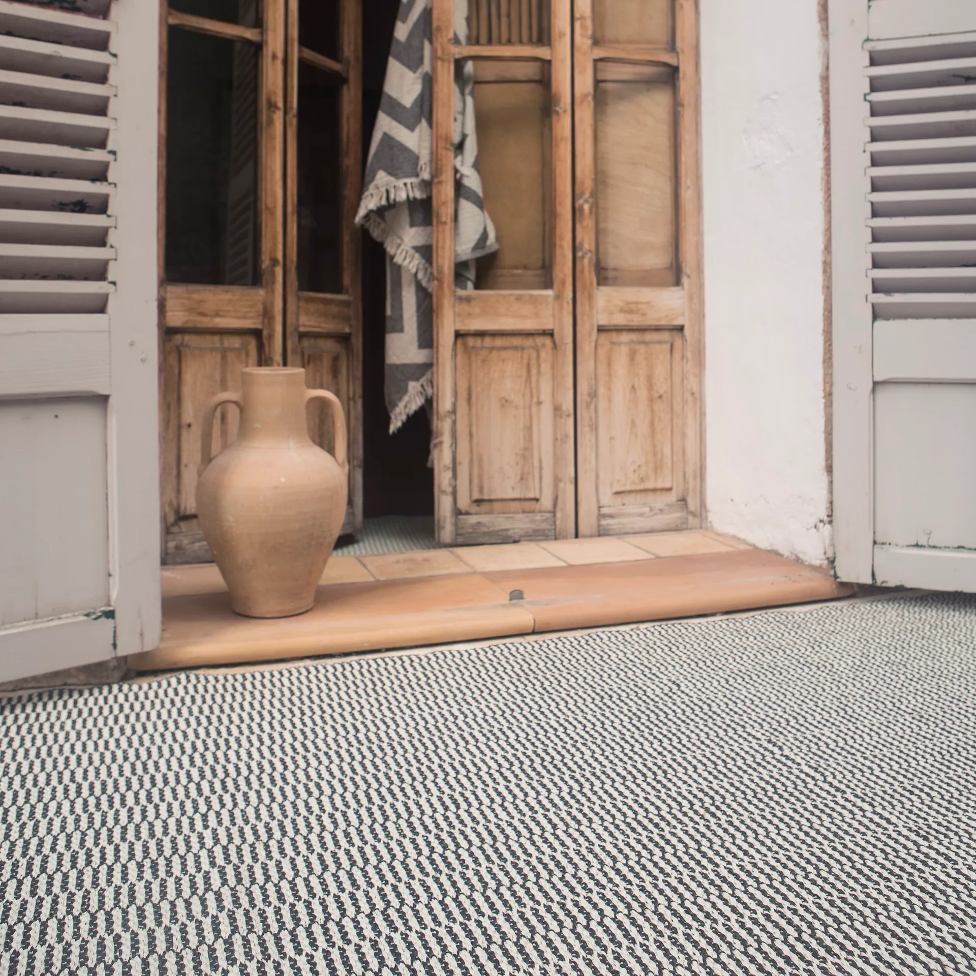 Pemba tæppe beluga, 70x300 cm Brita Sweden