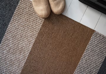 Seasons tæppe kakao (brun/sort) - 70x150 cm
  - Brita Sweden