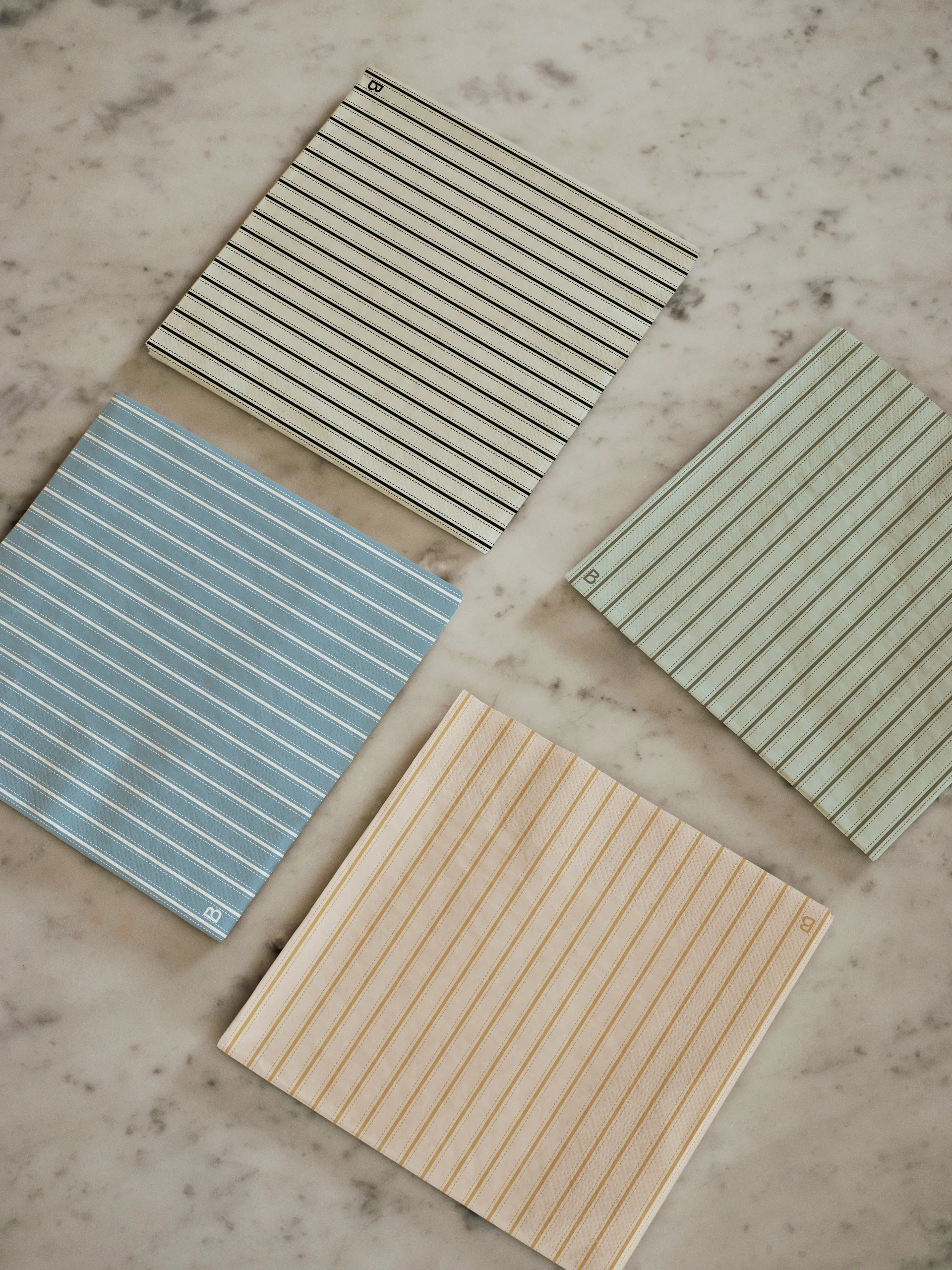 Dolly papirsservietter 33x33 cm 20 pk, Sort-offwhite Broste Copenhagen