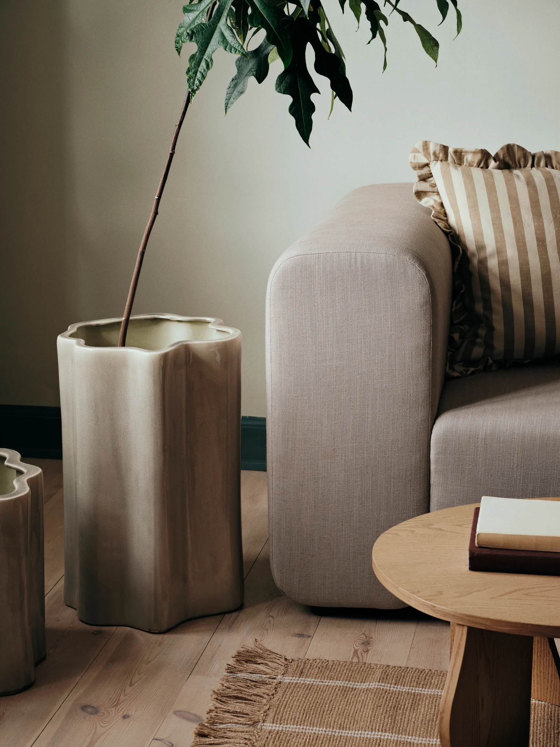 Sonja blomsterkrukke H:55 cm, Rainy Day Grey Broste Copenhagen