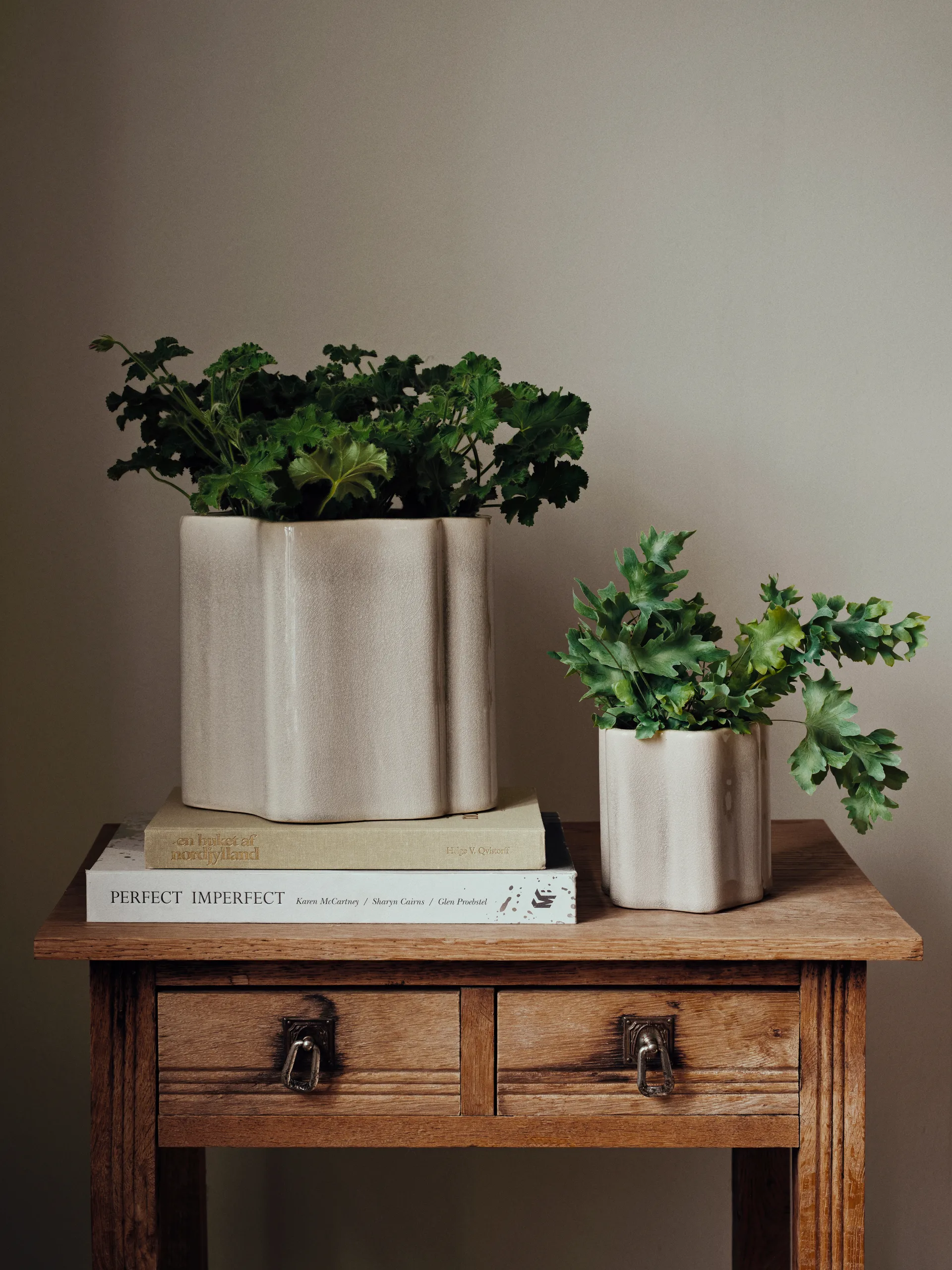 Sonja plantekrukke H:12 cm, Rainy Day Grey Broste Copenhagen