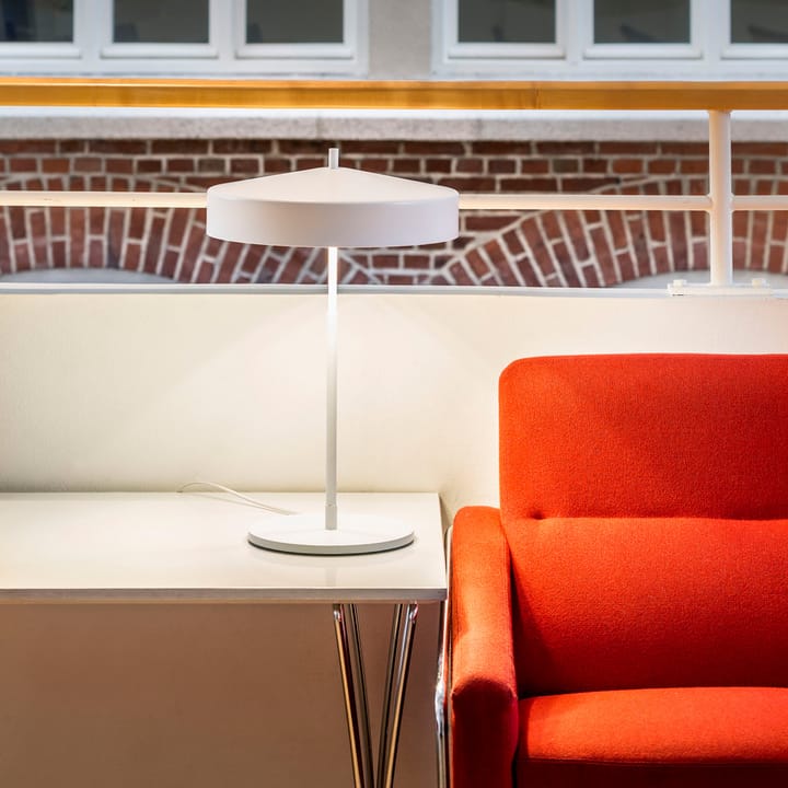 Cymbal bordlampe, rød mat, sort ledning Bsweden