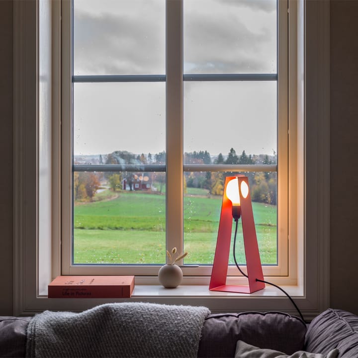 Glasgow bordlampe, rød, sort stofledning Bsweden