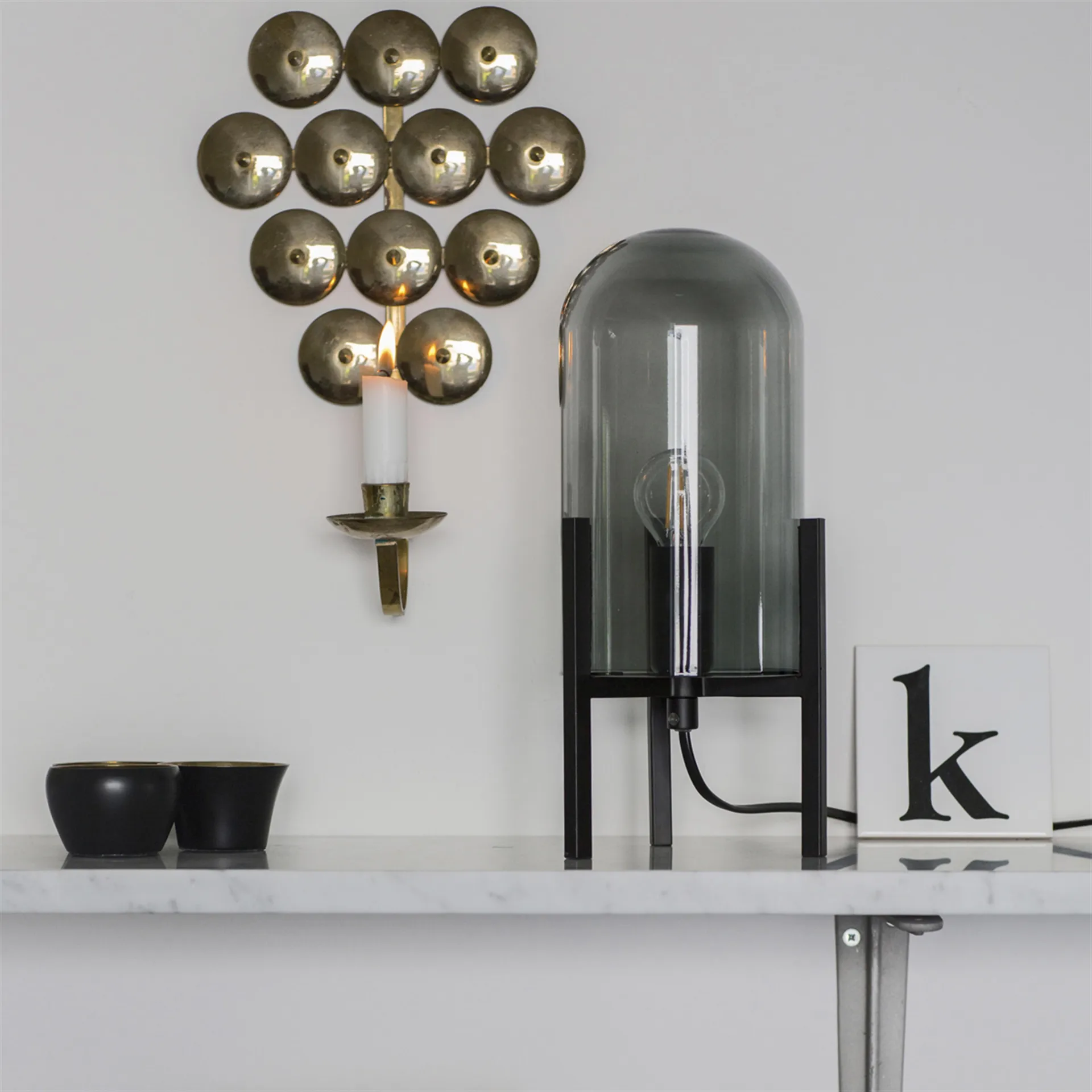 Smokey bordlampe, røggrå, sort By Rydéns