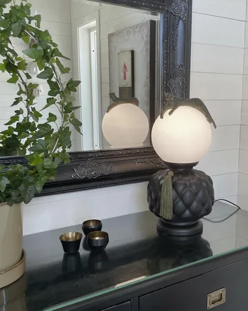 Viva La Diva bordlampe 45 cm - Sort-mat hvid - By Rydéns