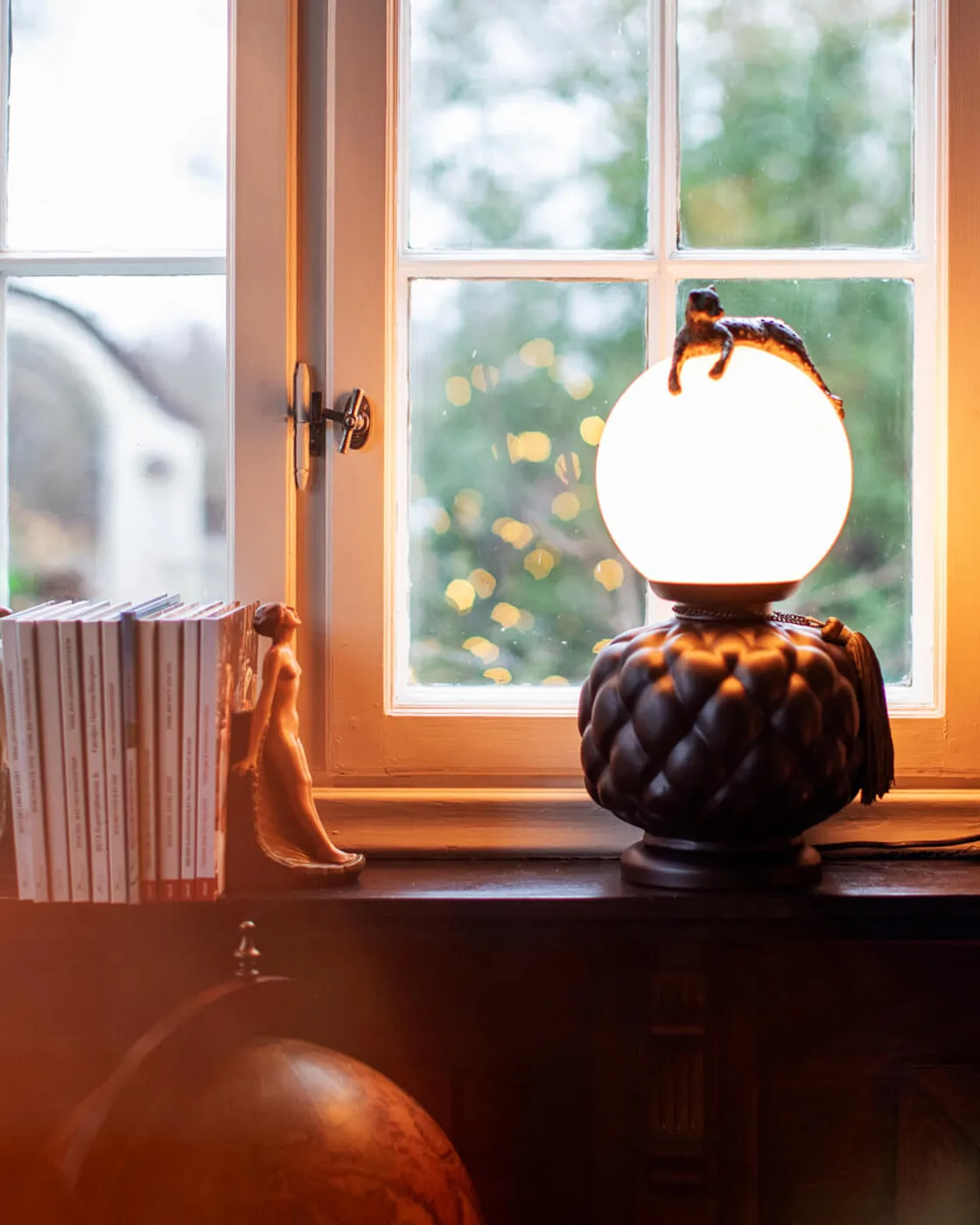 Viva La Diva bordlampe 45 cm, Sort-mat hvid By Rydéns