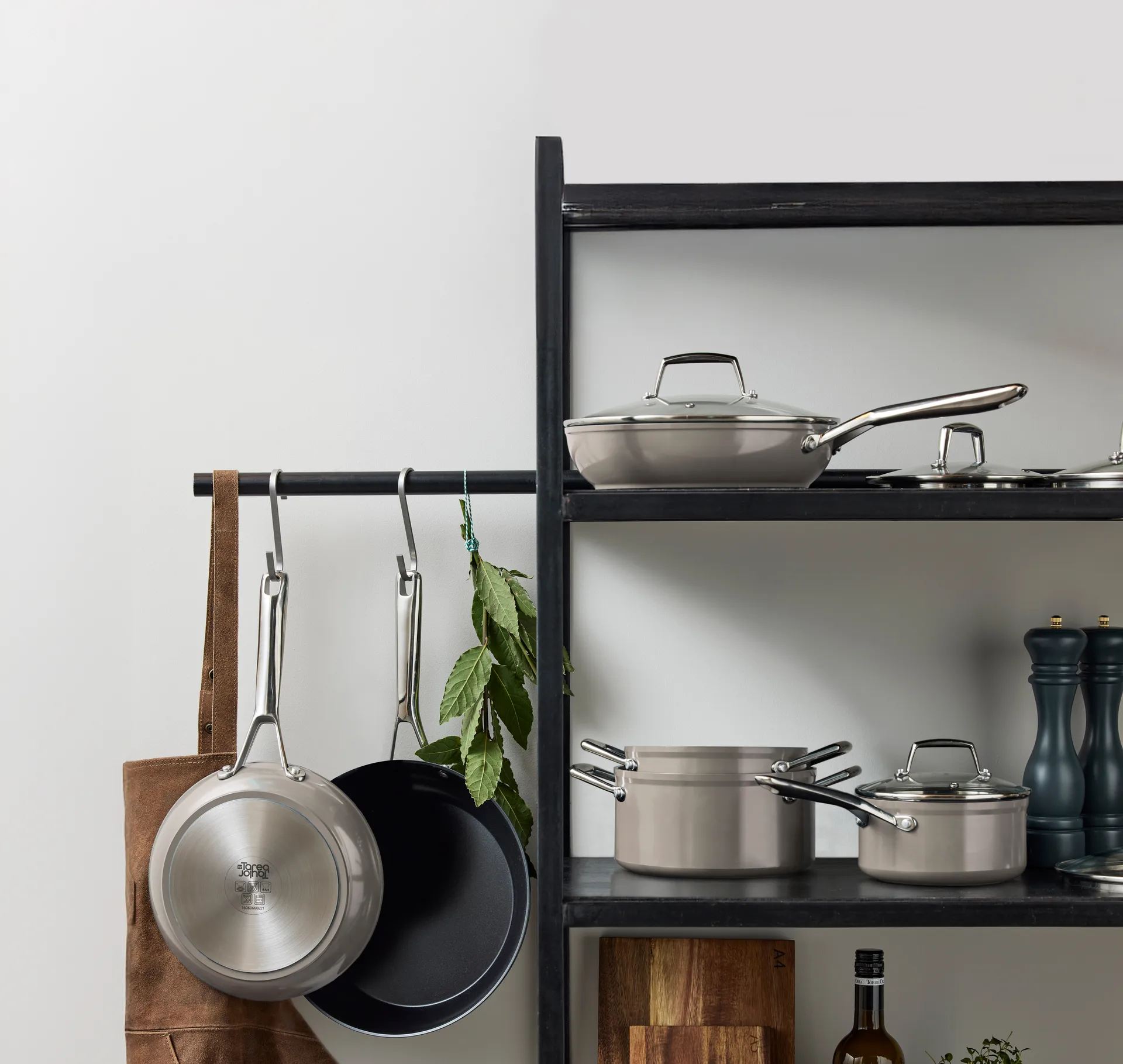 Vivian gryde aluminium 3,1 L, Beige By Tareq Taylor