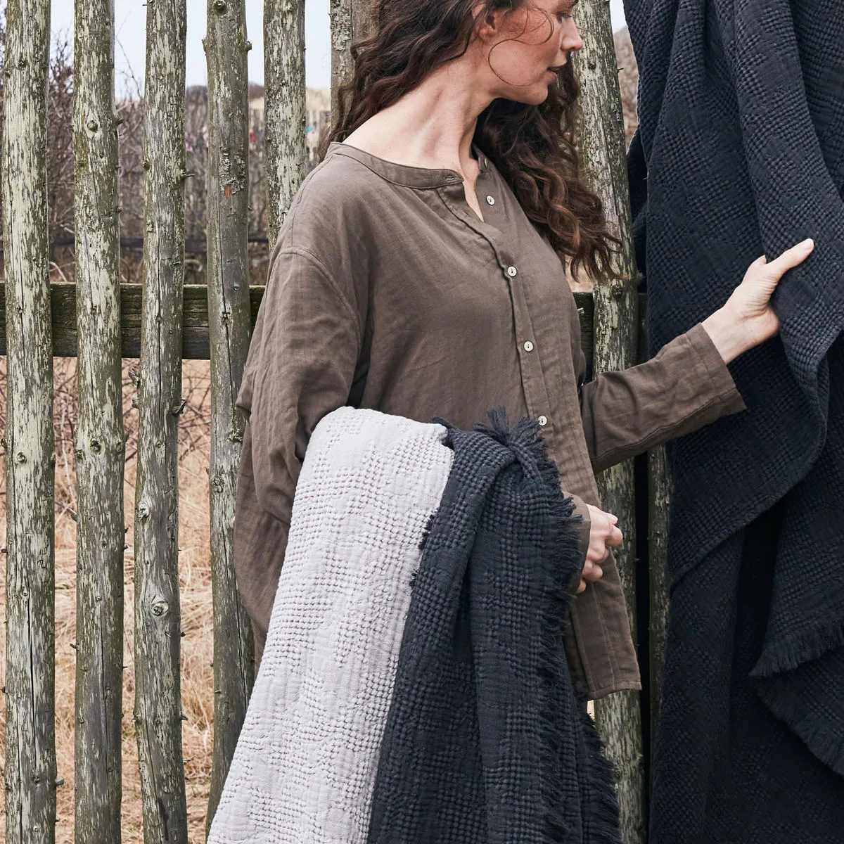 Hilda sengetæppe 170x180 cm, Coal byNORD