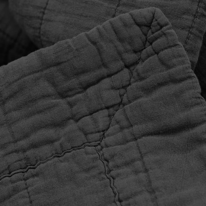 Magnhild vatteret sengetæppe 160x280 cm - Coal - byNORD