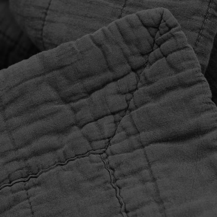 Magnhild vatteret sengetæppe 280x280 cm - Coal - byNORD