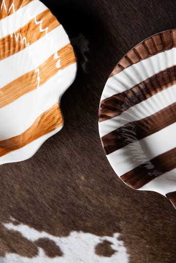 Armona Stripe tallerken 23,5x23,5 cm - Mørkebrun-hvid - Byon