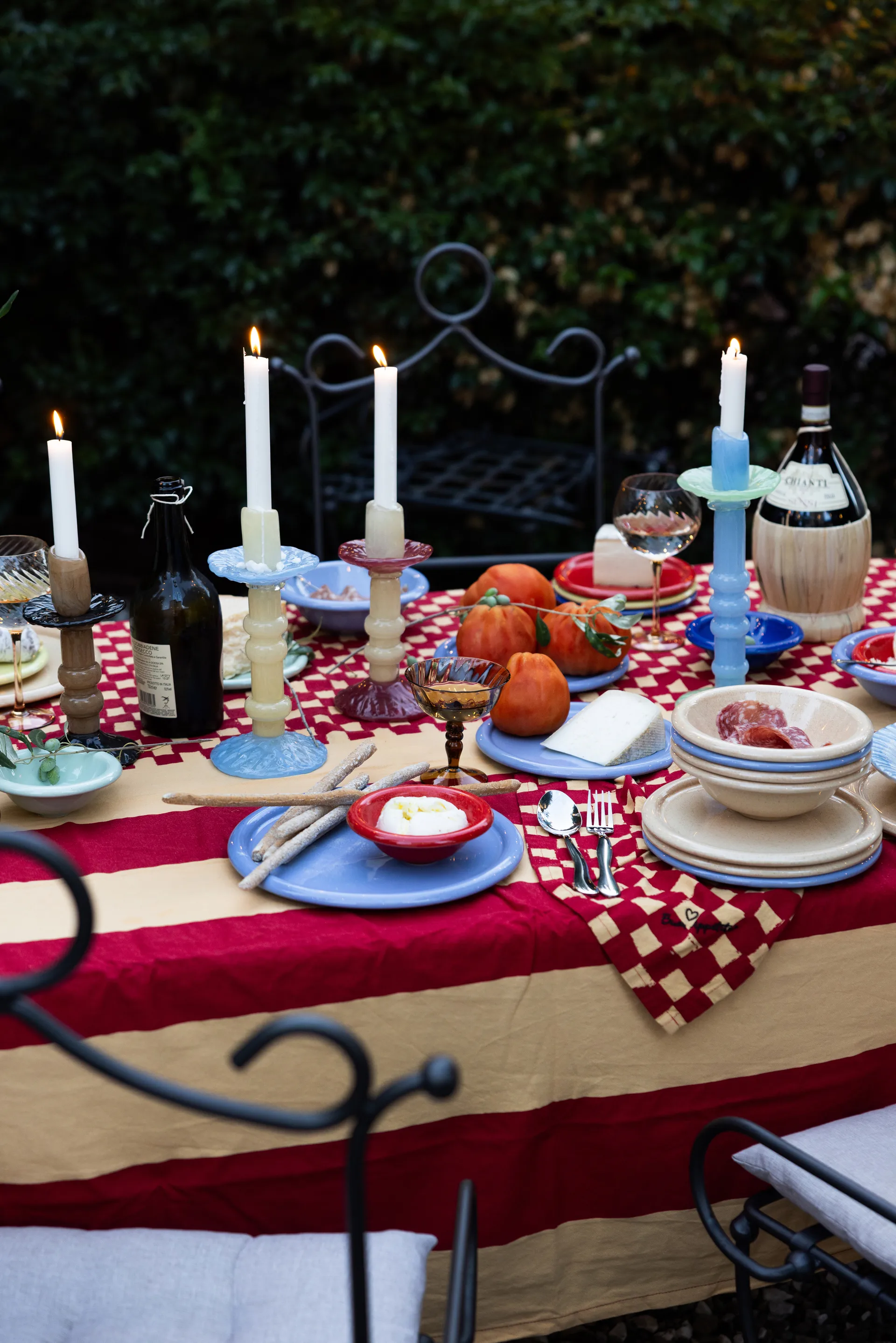 Lara lysestage M 26 cm, Lys beige-lyseblå Byon