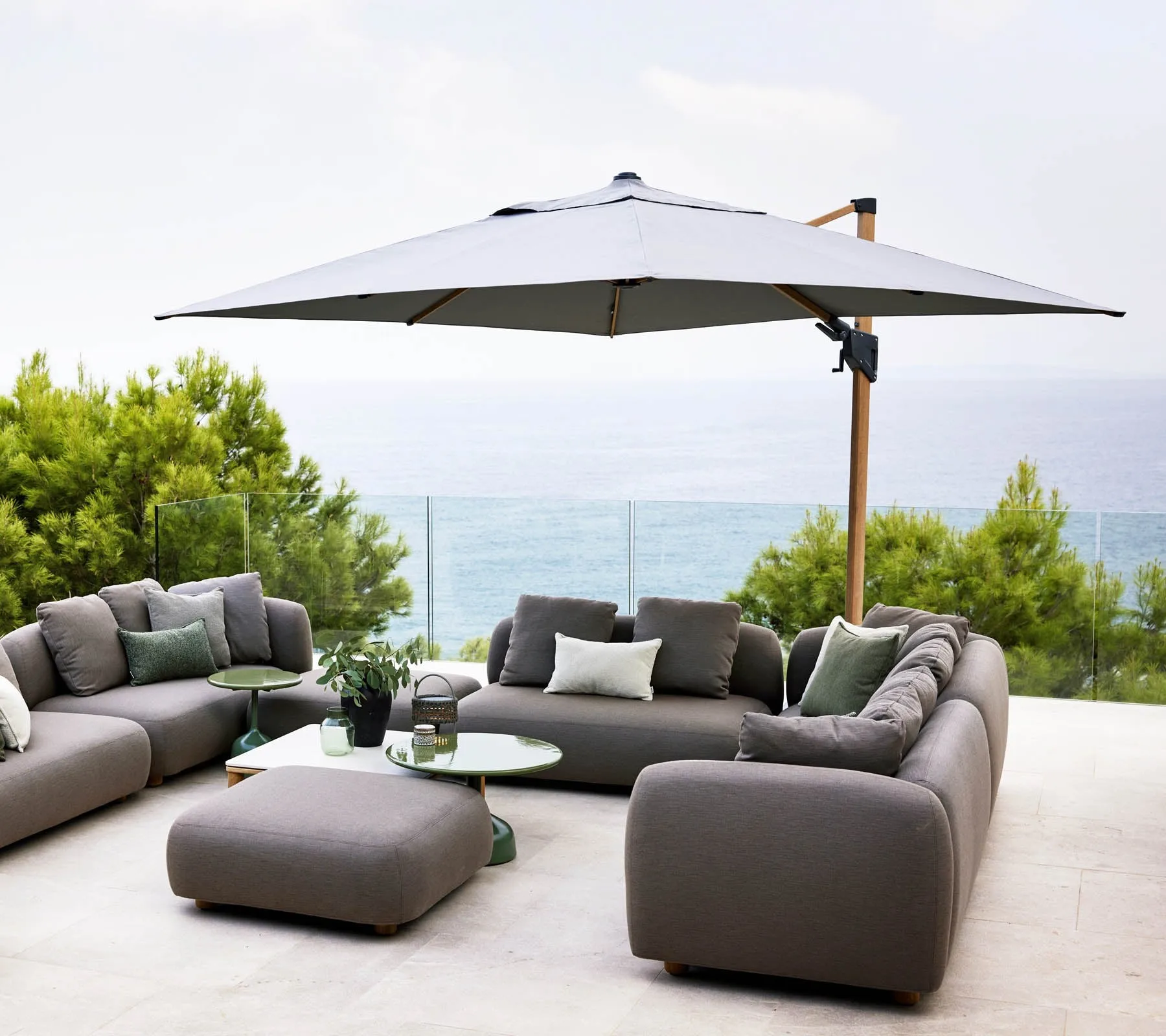 Hyde Luxe Tilt parasol 300x300 cm, Taupe Cane-line