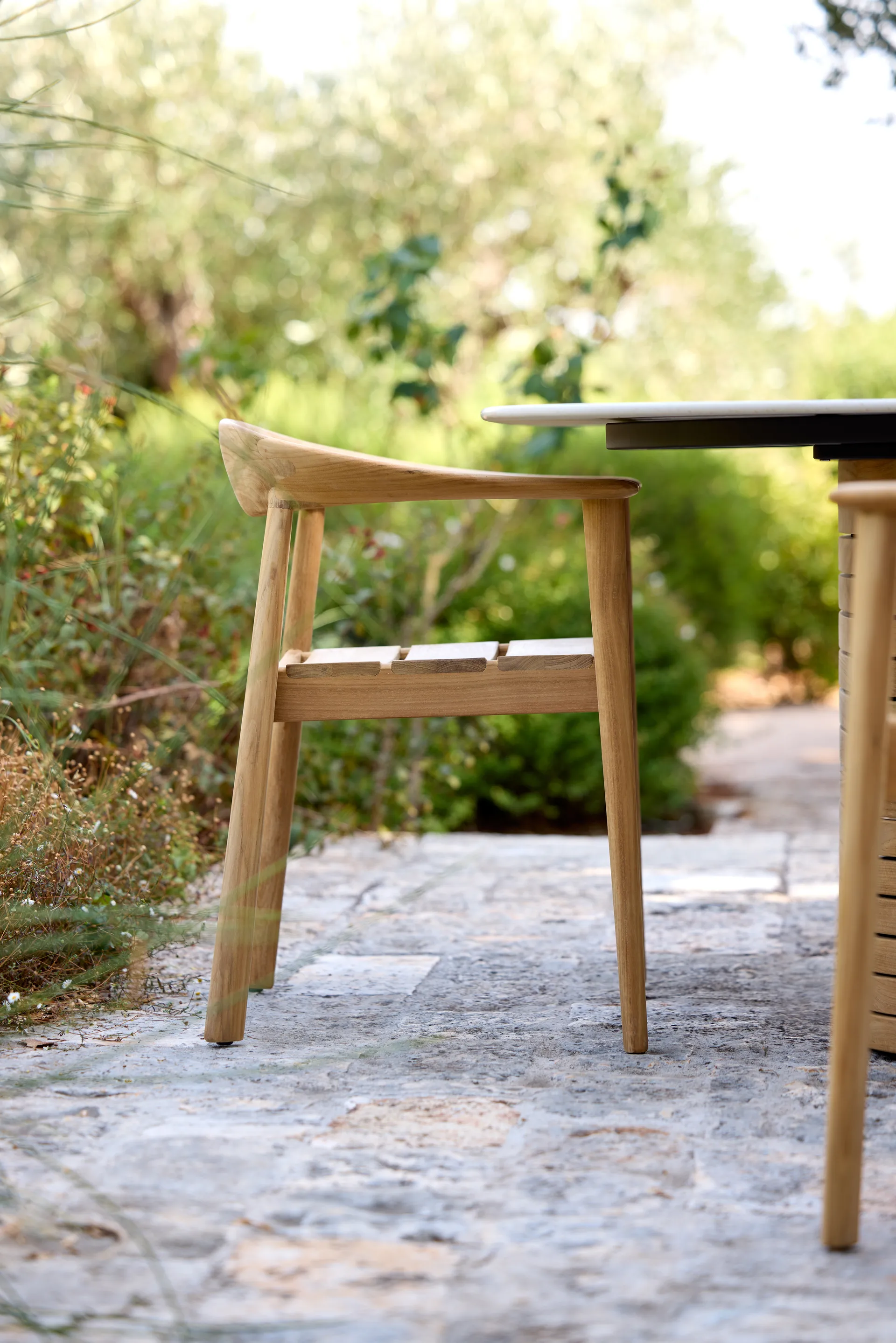 Majestic karmstol, Teak Cane-line