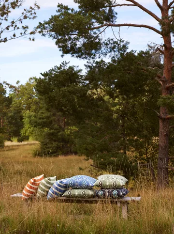 Block Stripe udendørspude 40x60 cm - Riviera blue-off white - Chhatwal & Jonsson