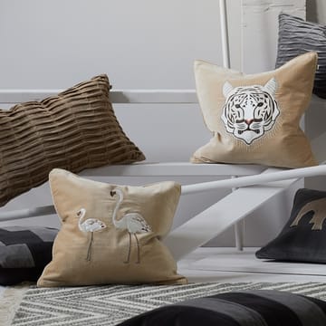 Broderet flamingo – pudebetræk 50 x 50 cm - Beige - Chhatwal & Jonsson