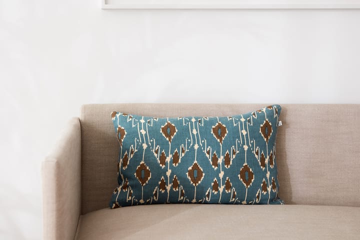 Ikat Goa pudebetræk 60x40 cm, Heaven blue/Taupe Chhatwal & Jonsson