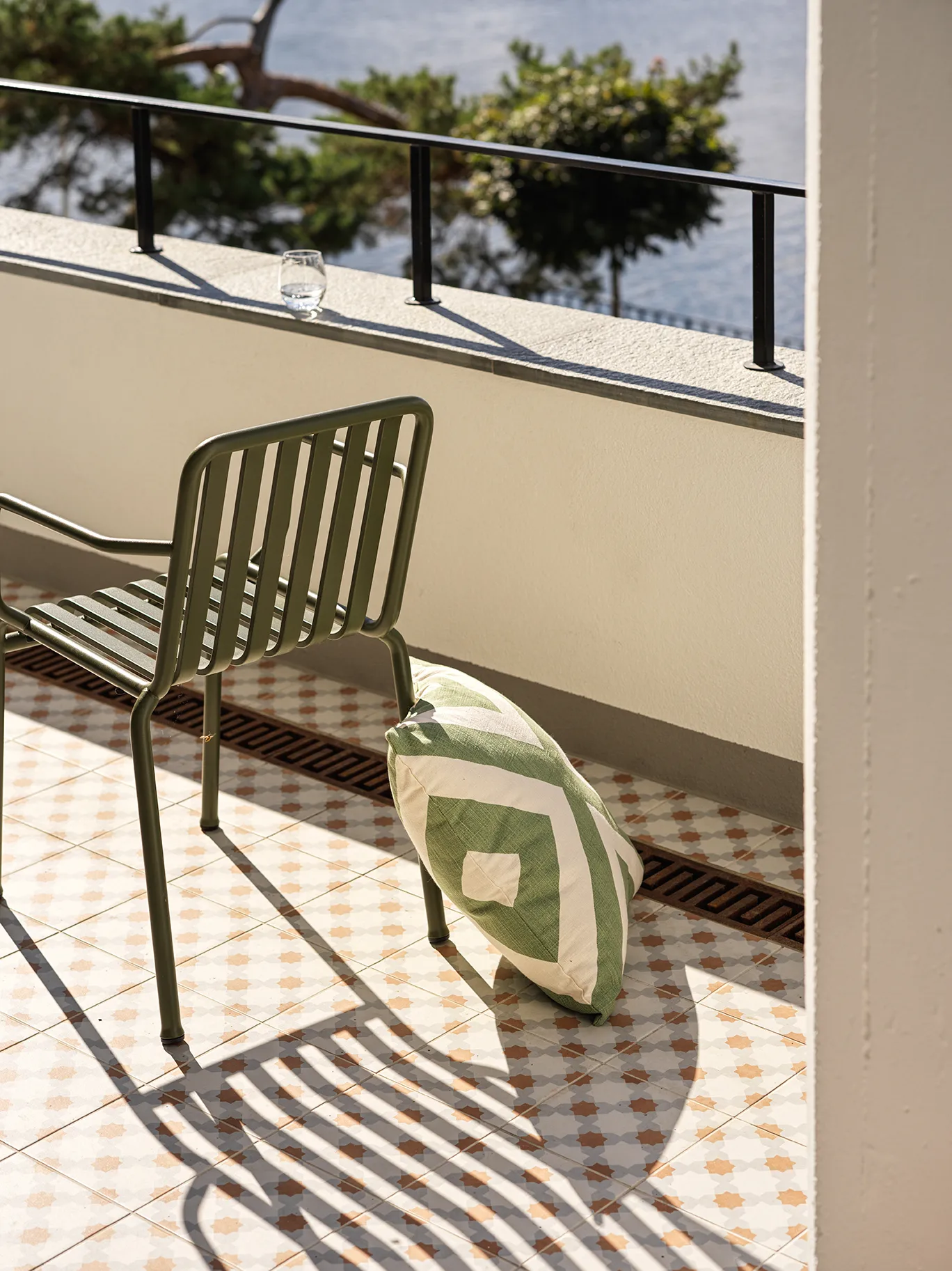 Impal Outdoor pude, sage/offwhite, 50 cm Chhatwal & Jonsson