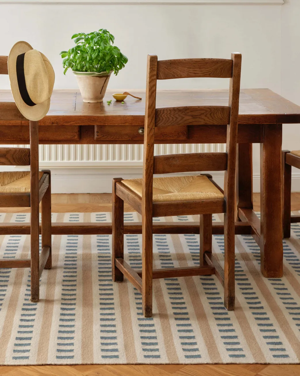 Ladakh uldtæppe, Off white-l. beige-heaven blue, 180x270 cm Chhatwal & Jonsson