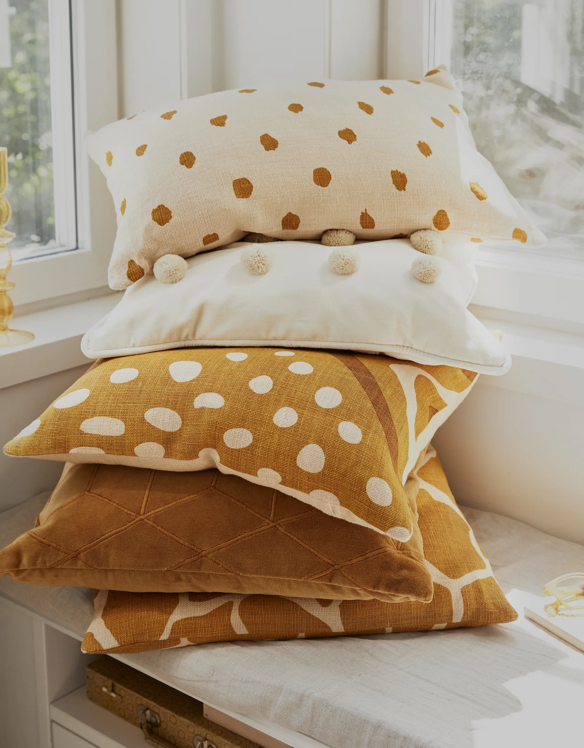 Yash pudebetræk 40x60 cm, Spicy yellow Chhatwal & Jonsson