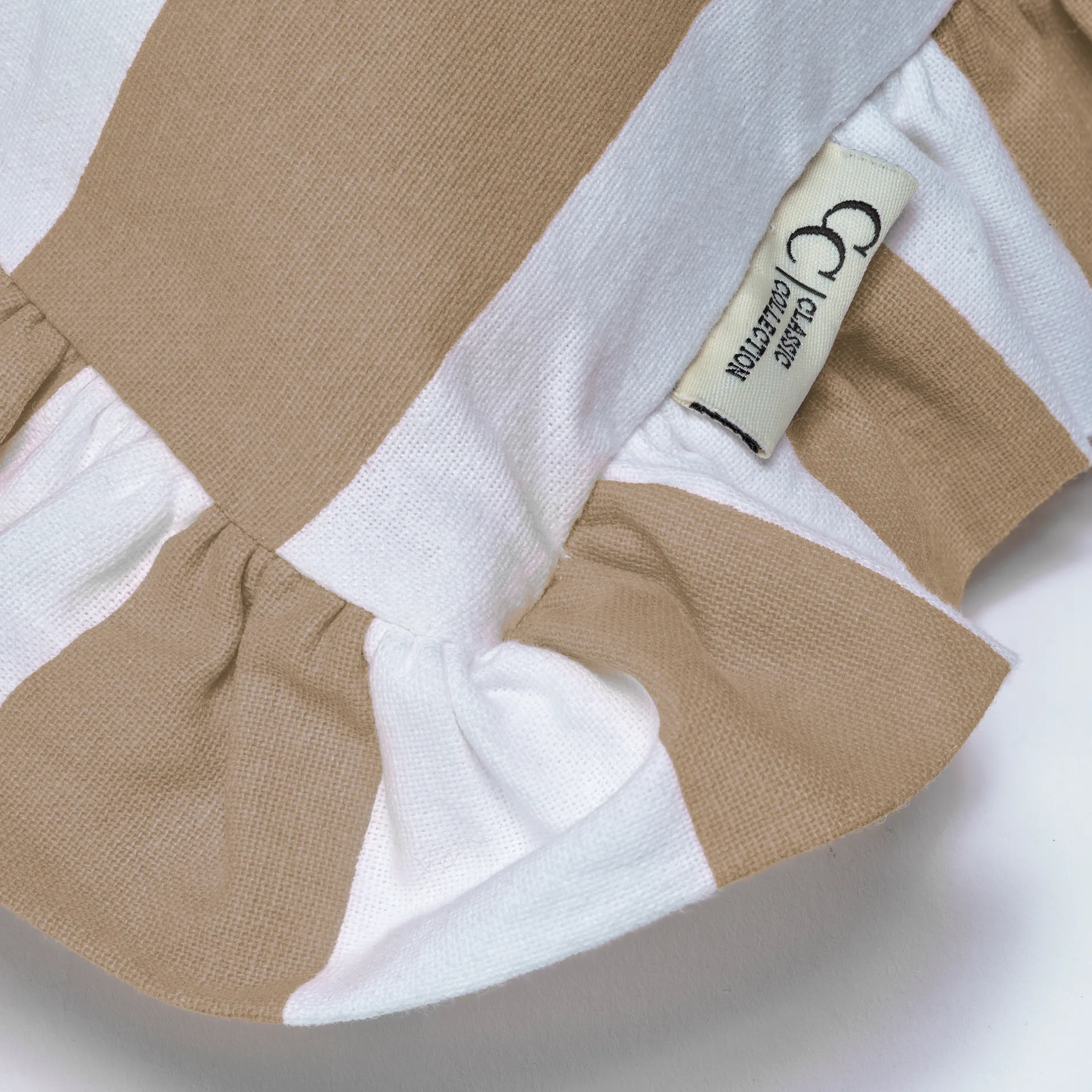 Ruffle Stripes kudebetræk  50x50 cm, Beige Classic Collection