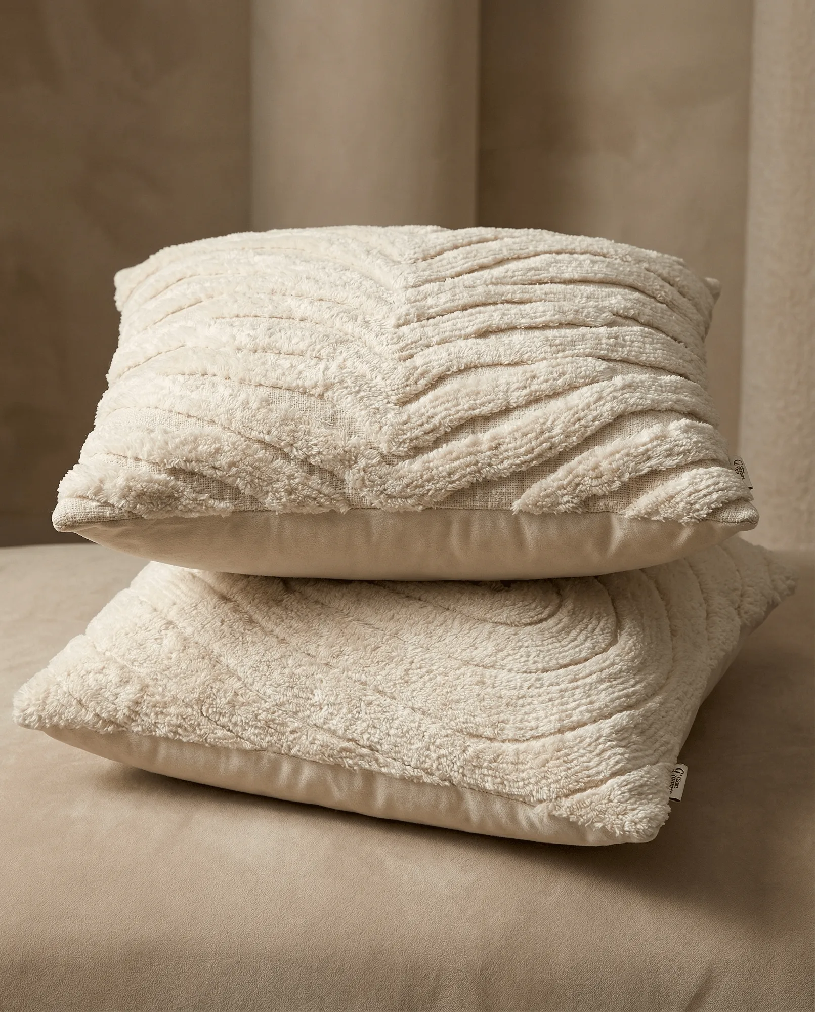Zebra Tuft pudebetræk, Off white, 50x50 cm Classic Collection
