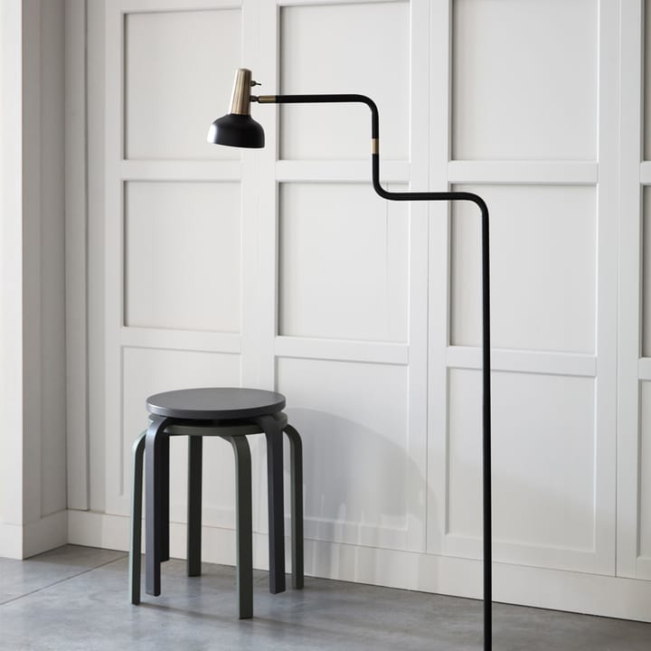 Ray gulvlampe, sort, nikkeldetaljer CO Bankeryd