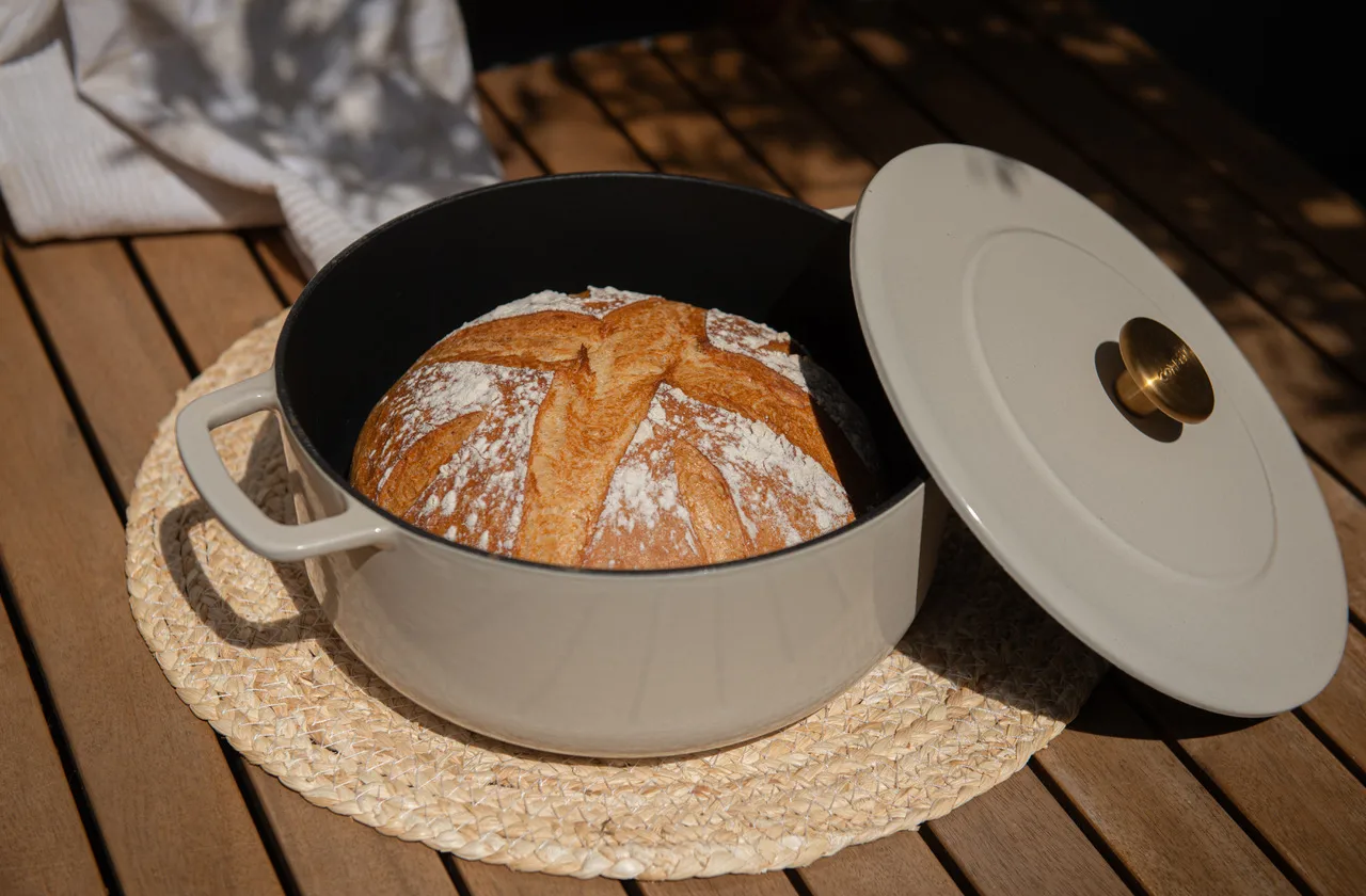 Combekk Enameled støbejernsgryde Ø24 cm, Sand-gold knob Combekk