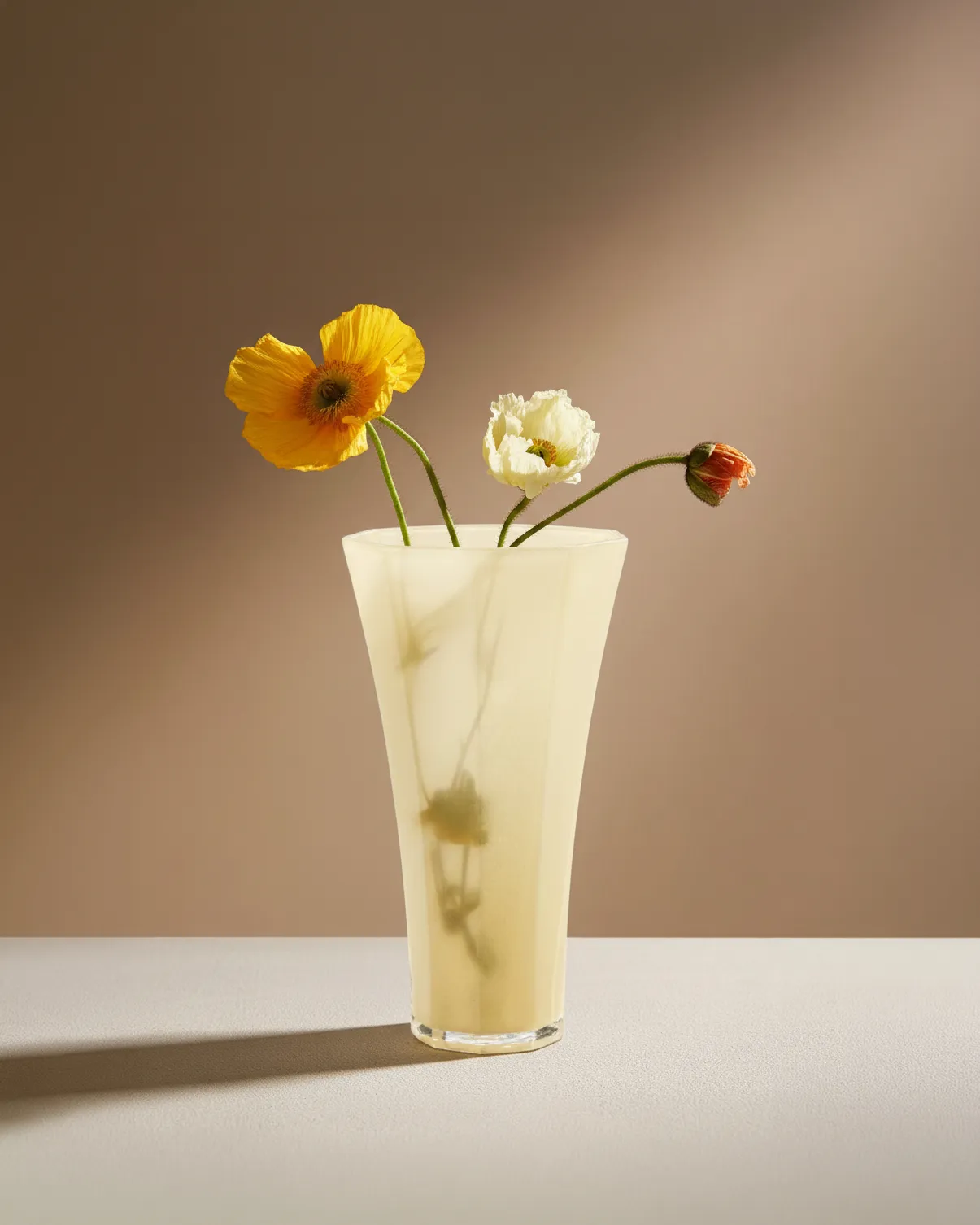 Liliané vase 18 cm, Butter yellow Cooee Design