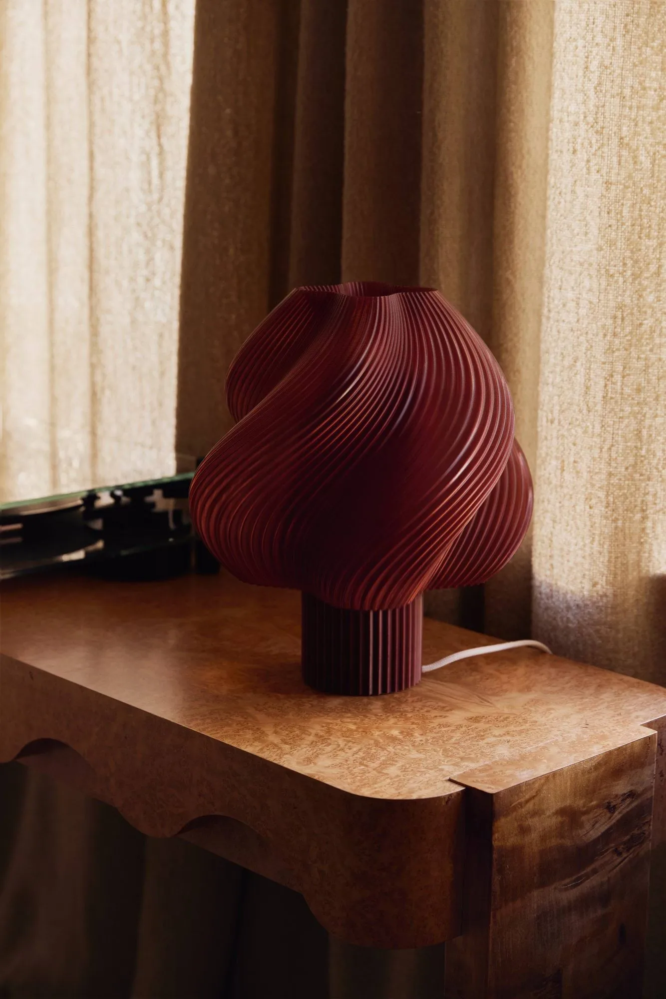Soft Serve bordlampe, Cherry, Grande, 34 cm Crème Atelier