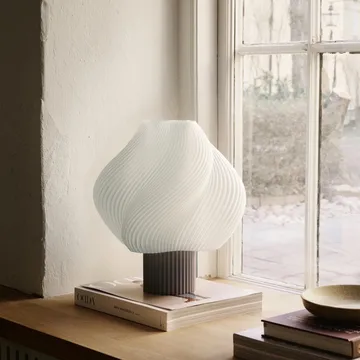 Soft Serve bordlampe - Mocha, Grande, 34 cm - Crème Atelier