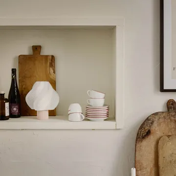 Soft Serve portabel bordlampe - Wild strawberry, 23 cm - Crème Atelier