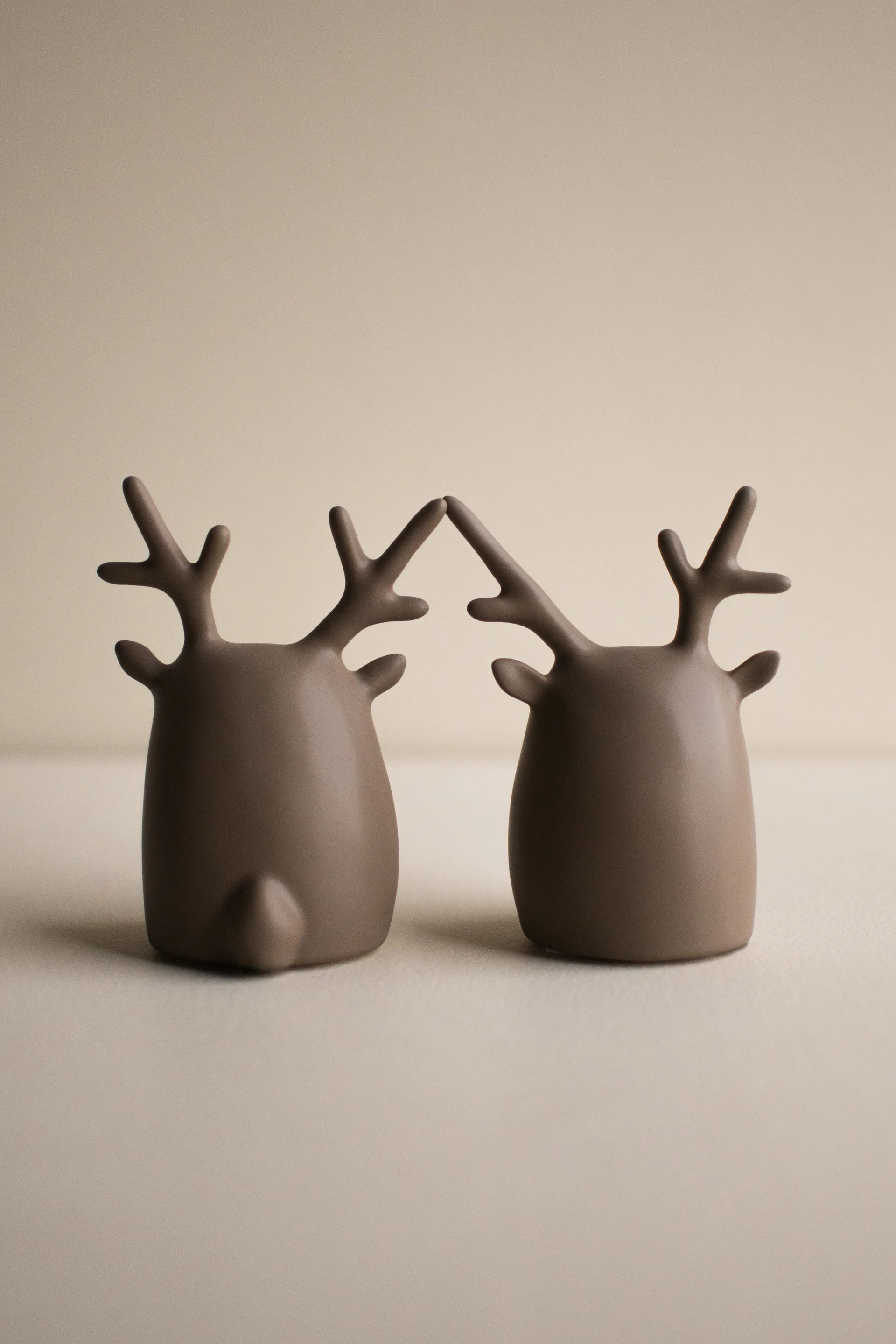 Deer twins 2 dele, Dust DBKD