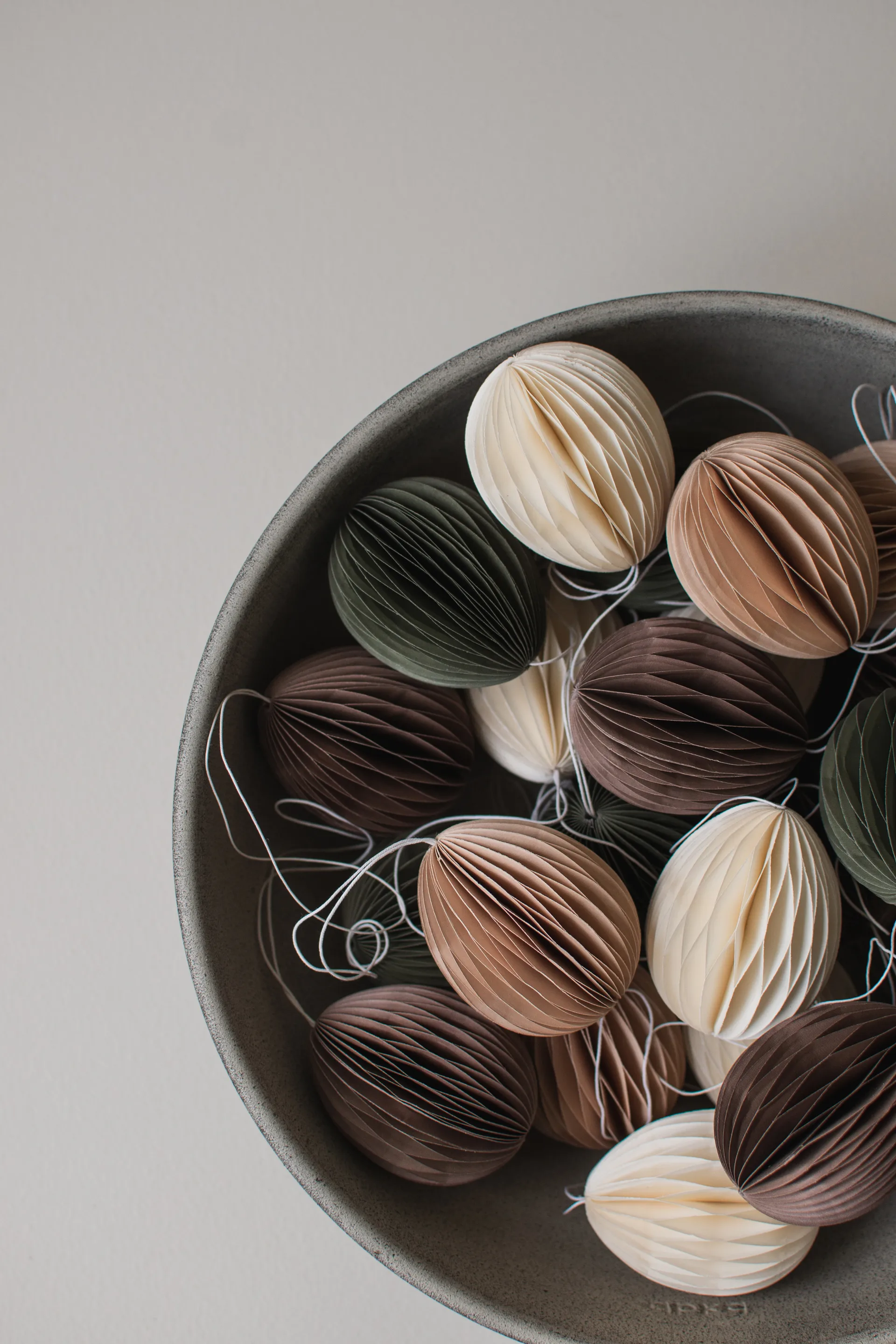 Ovoid påskeophæng papir 7 cm, Sand DBKD